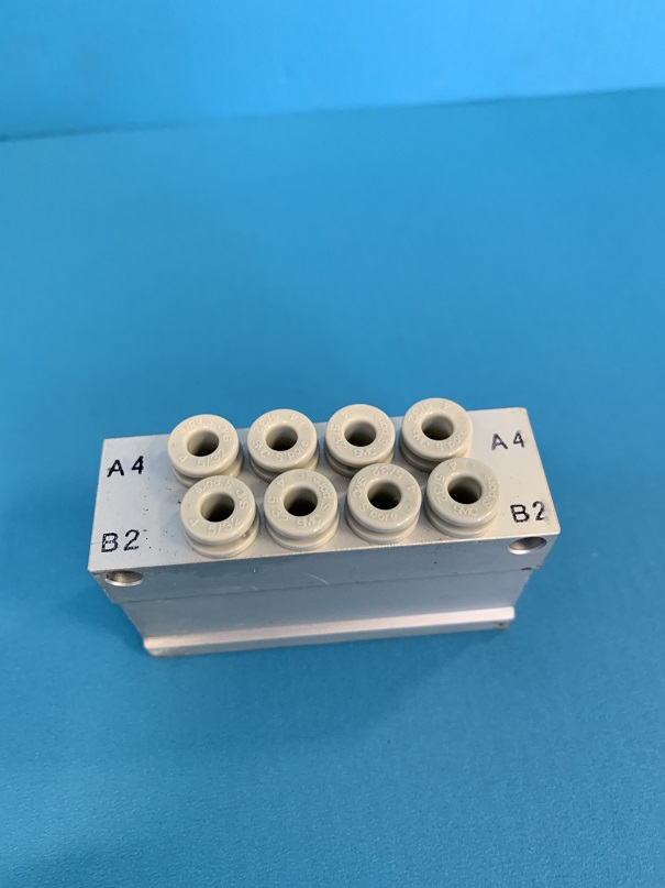 Used SMC Pneumatic Manifold Base S55YJ3-41-04-C4F-Q