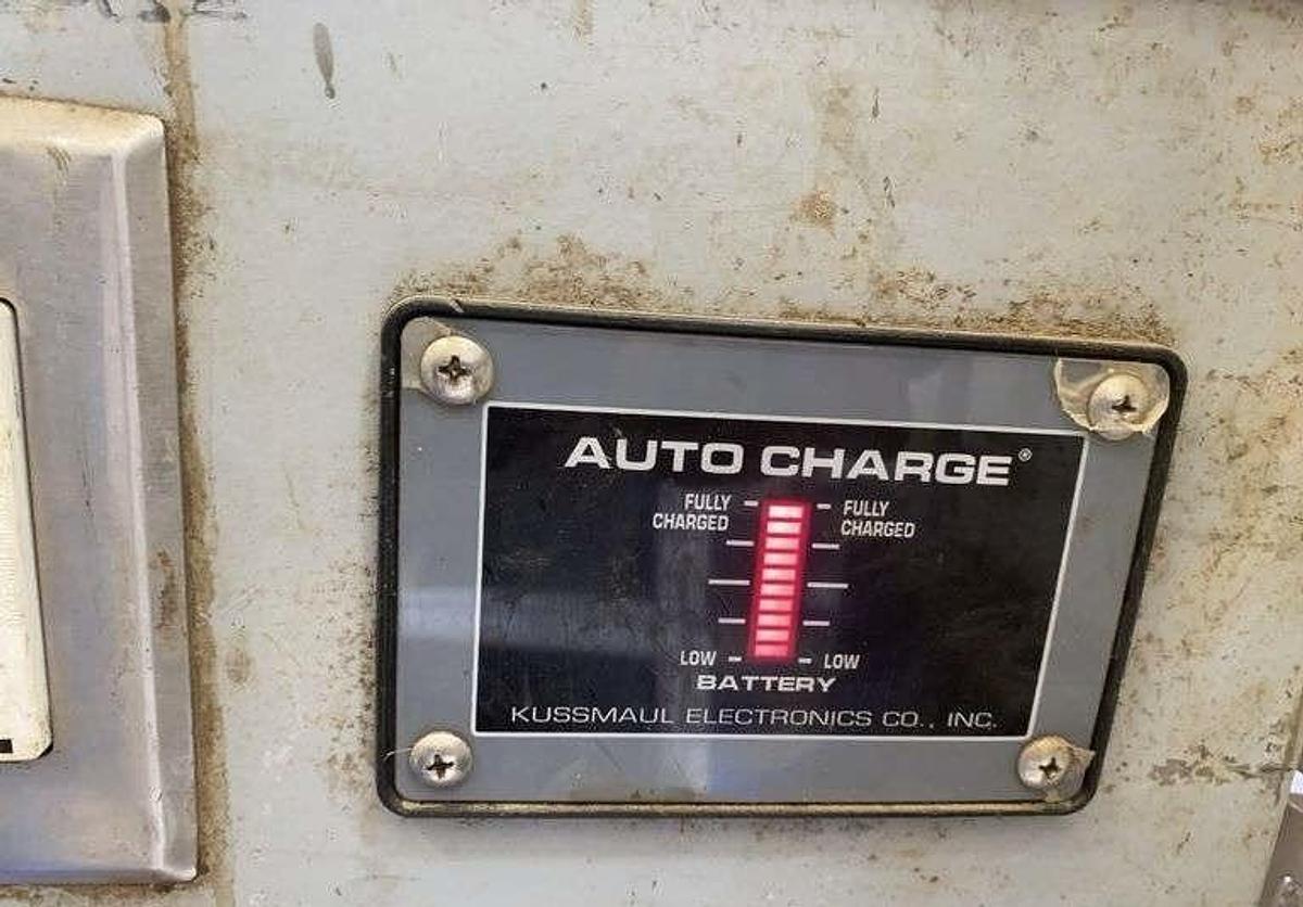 Used 2012 INTERNATIONAL 4000 4300 T/A Van Body Truck