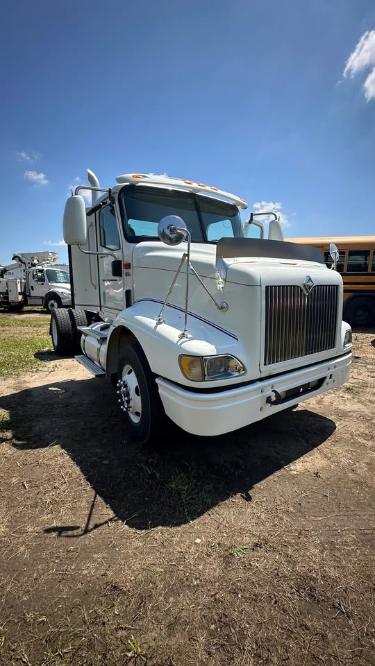 Used International 9200i SBA 4x2 cab and chassis
