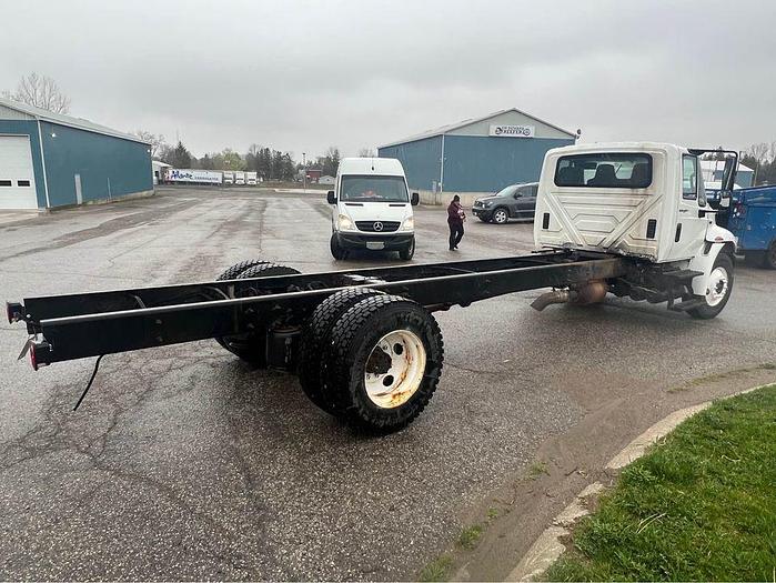 Used 2012 International 4700 Series auto, air brakes, low kms $11,495