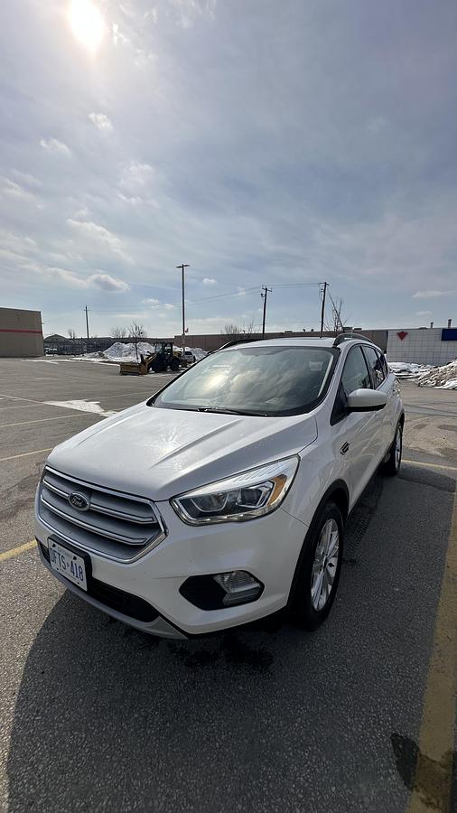 Used 2018 Ford Escape sel fully loaded