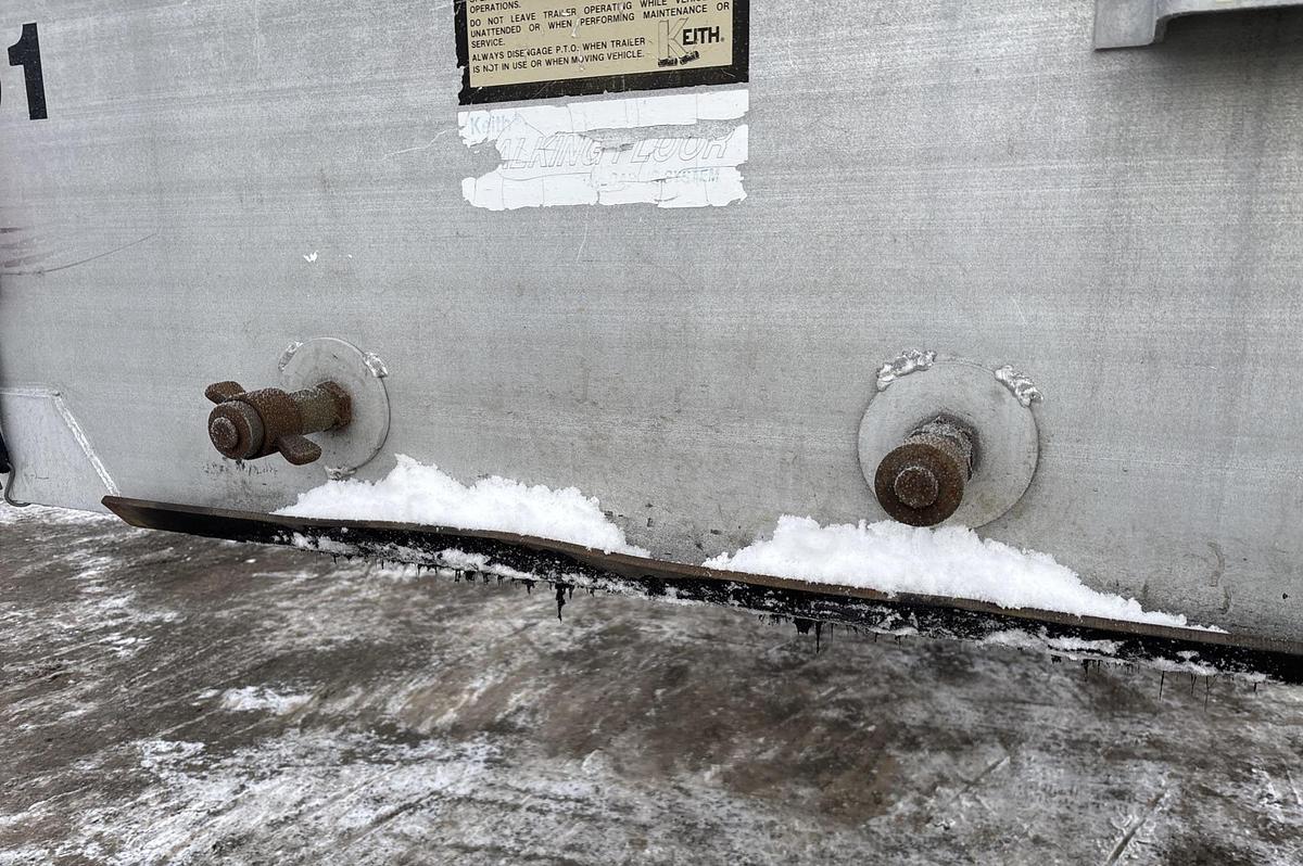 Used 2000 Titan 53 ft x 102 in T/A Moving Floor Open-Top Chip Trailer