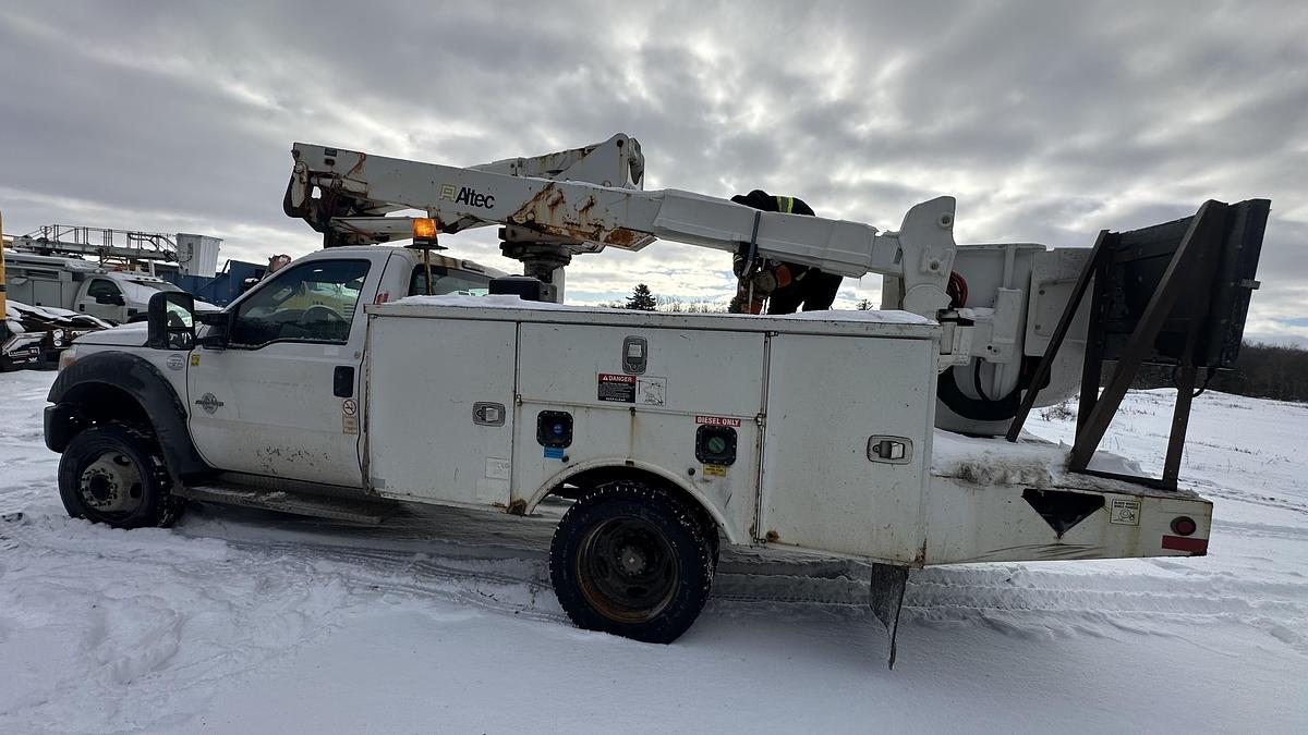 Used 2014 Ford F550 XL SD S/A bucket truck