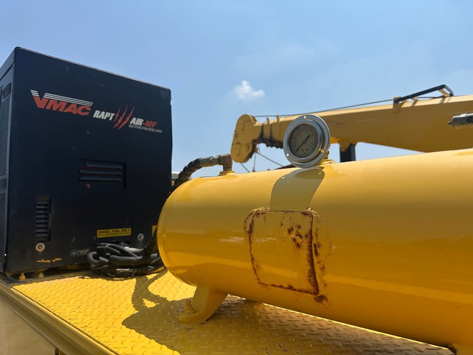 Used 2017 Ford F550 XL, 4 x 4 Service Truck crane generator, air compressor