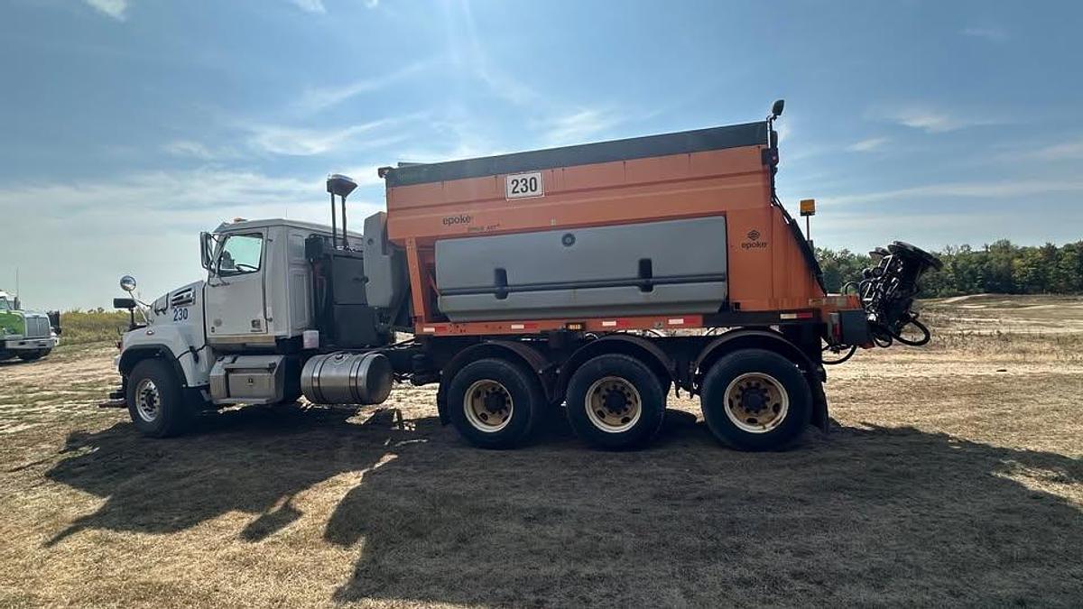 Used 2015 Western Star 4700SB 8x6 snow Plow Truck