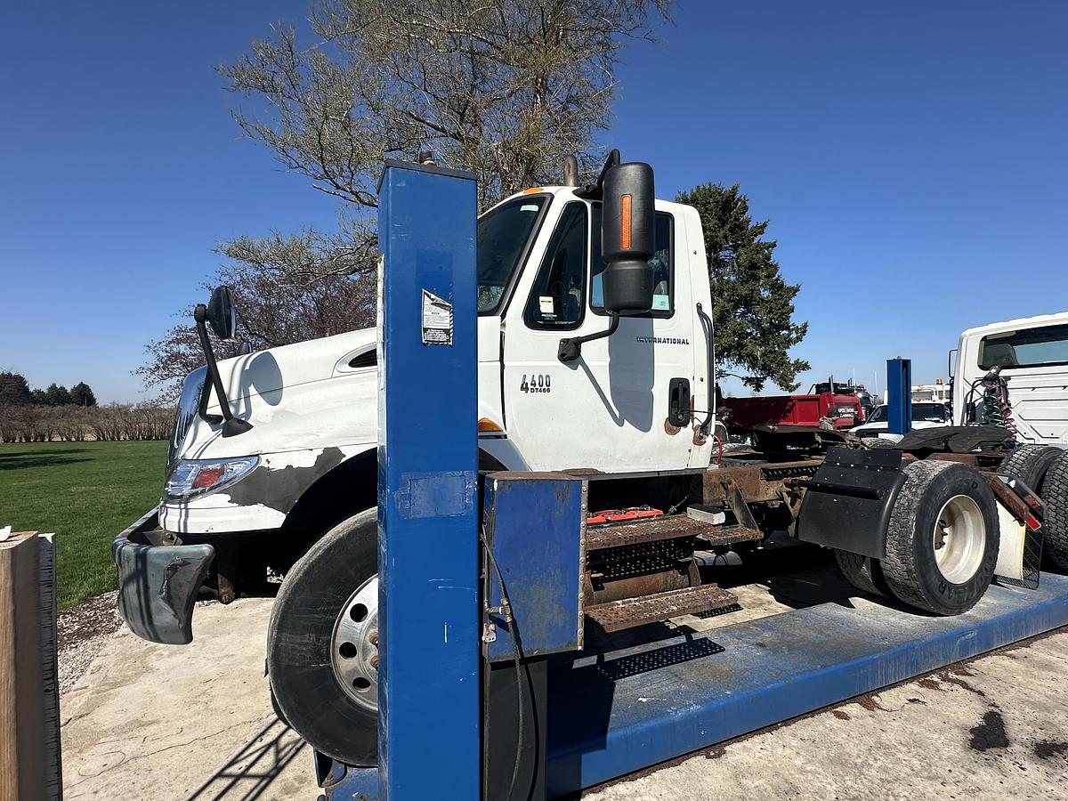 Used 2006 International 4400 series Single Axle Day cab Highway Tractor