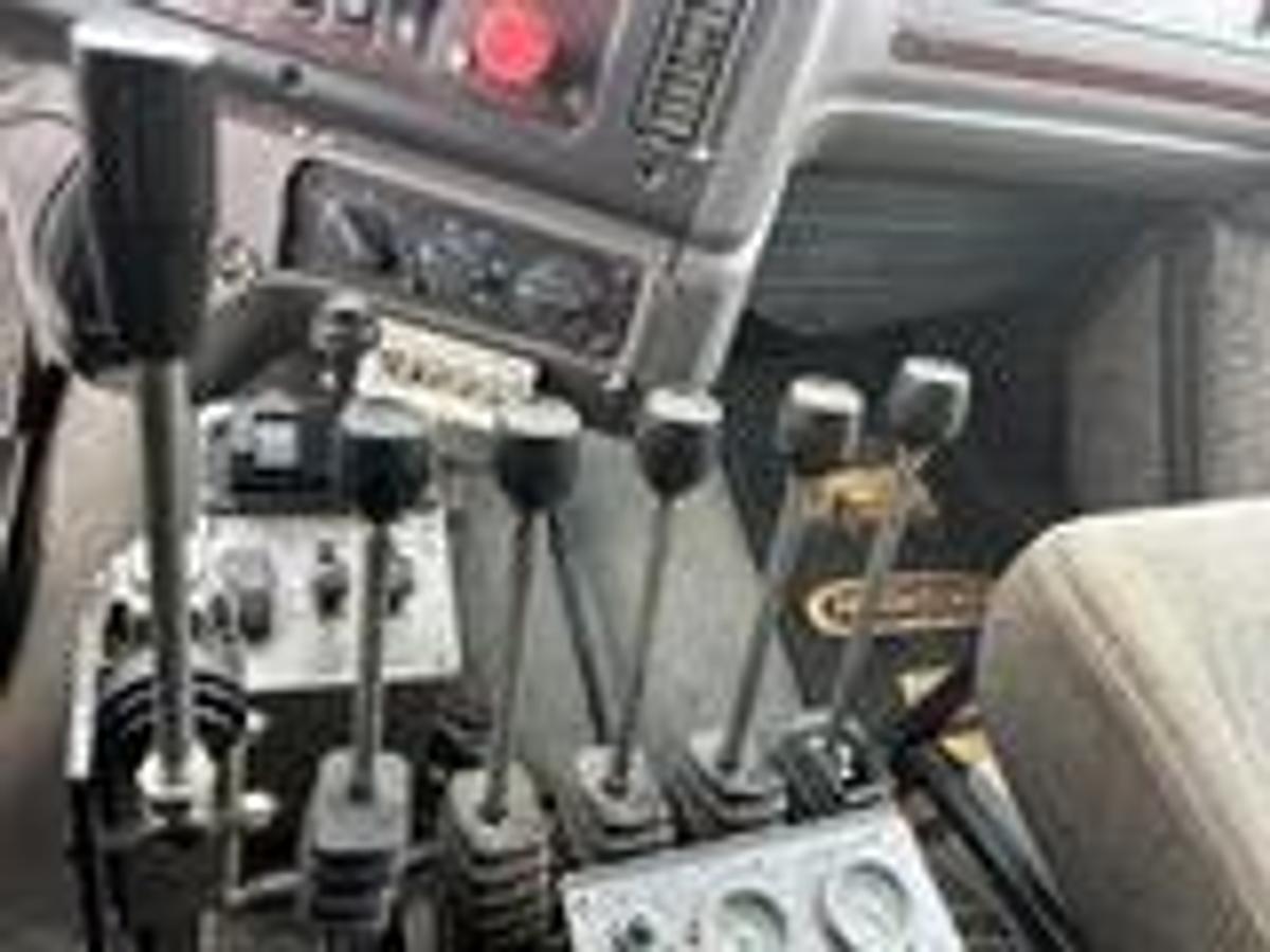 Used 2010 Freightliner M2 112 6x4 spreader truck