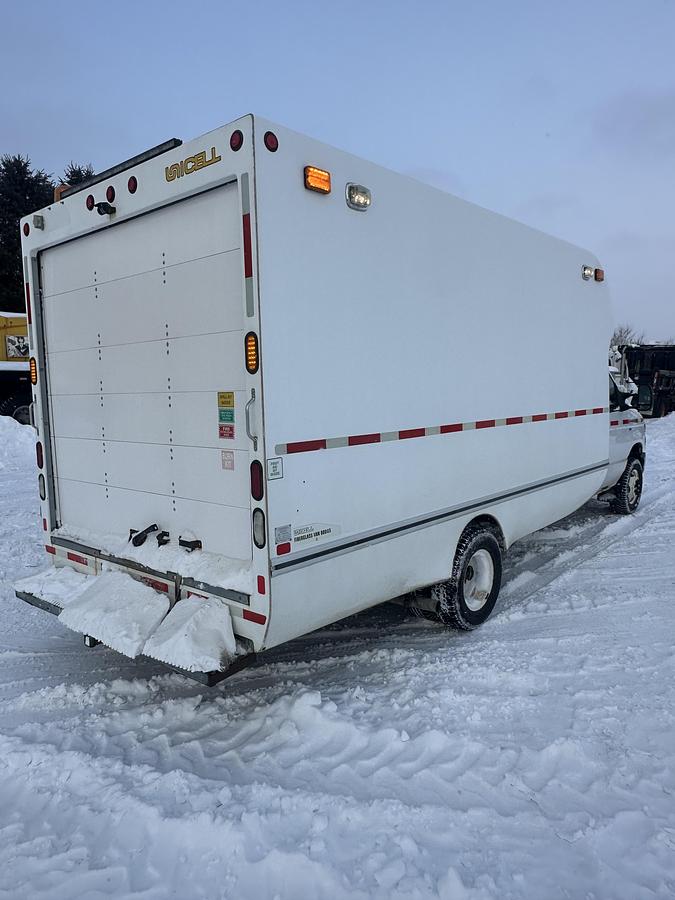 Used 2013 Ford e450 cube van