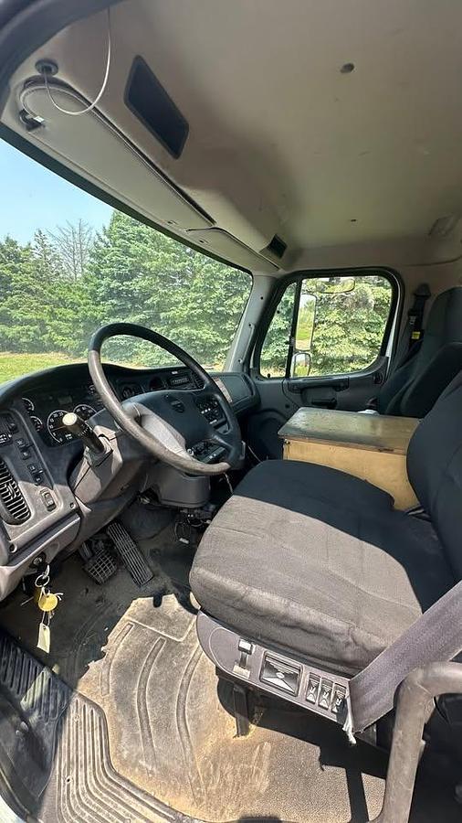 Used 2014 FREIGHTLINER M2 106 MEDIUM DUTY bucket truck