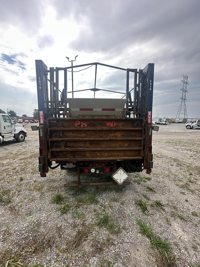 Used 2016 International 4300 series air brake