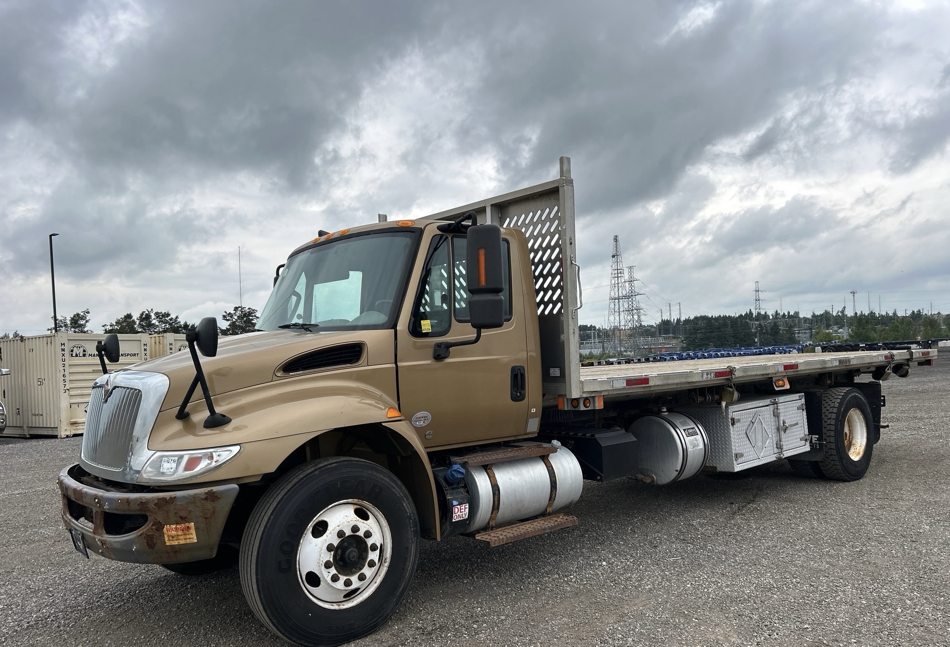 Used 2019 International DuraStar 4300 4x2 flatbed dump truck