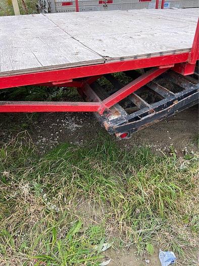 Used 2004 DARCY 30FT. GOOSENECK, 7000 LB AXLES, TILT TRAILER,