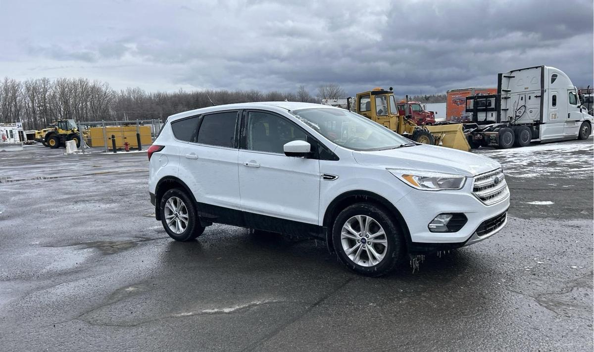 Used 2019 Ford Escape SE awd suv