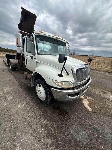 Used 2009 International 4300 ROLL OFF