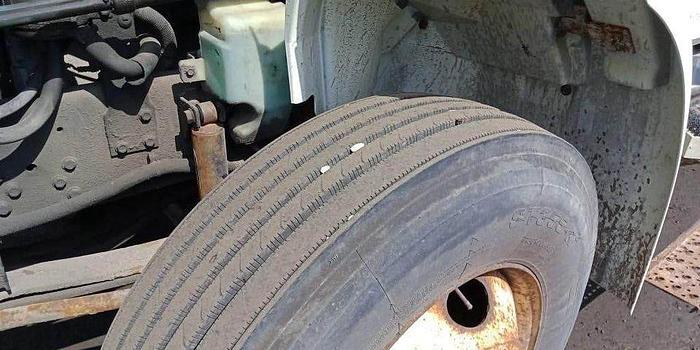 Used INTERNATIONAL DURA STAR DUMP 18 foot flat deck g licence