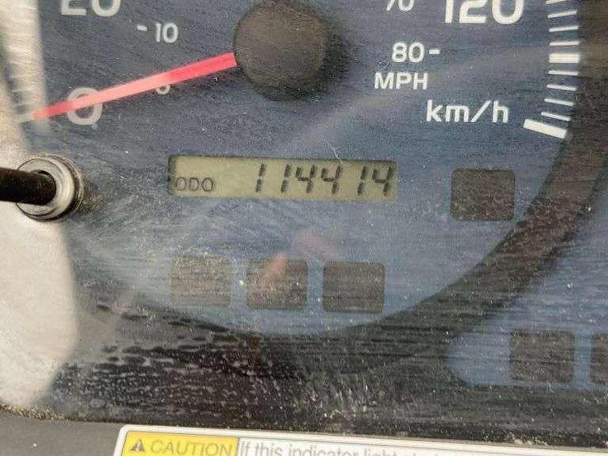 Used 2010 HINO 185 LIMITED 18' STRAIGHT TRUCK