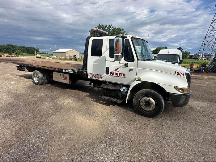 Used 2006 International 4300 Durastar Extended cab