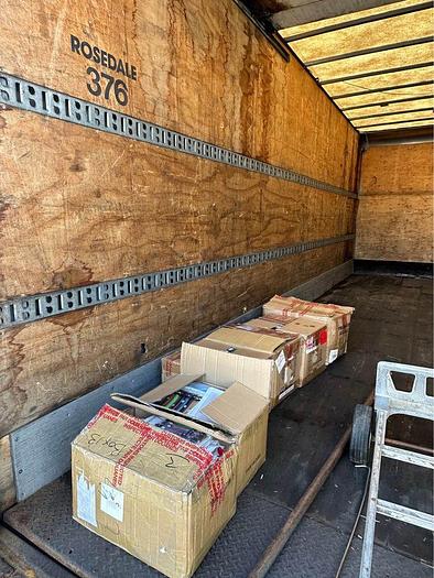 Used 2013 International 4300 Straight Truc 26 foot box curb