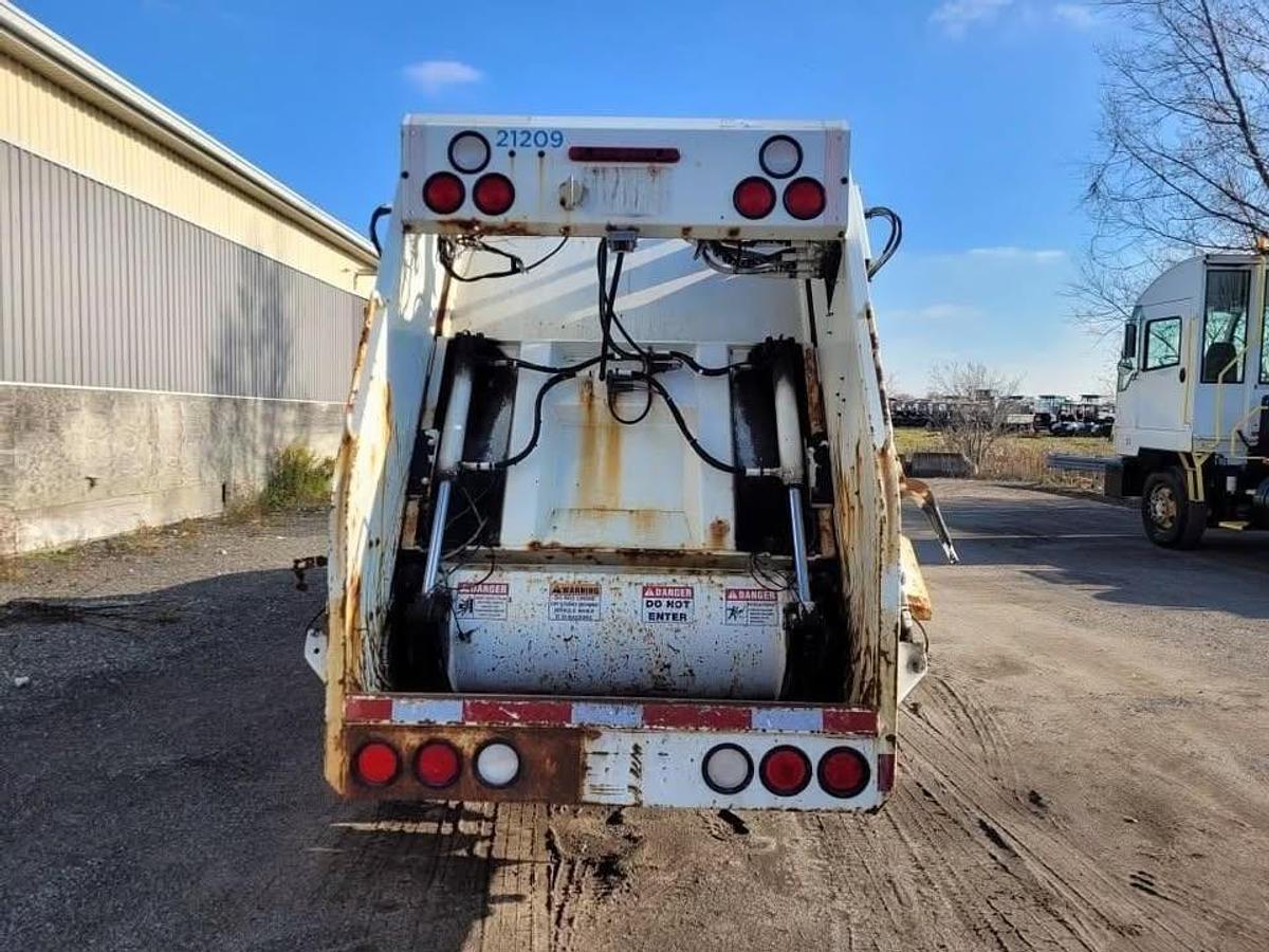 Used 2012 Ford F550 XL SD S/A refuse truck