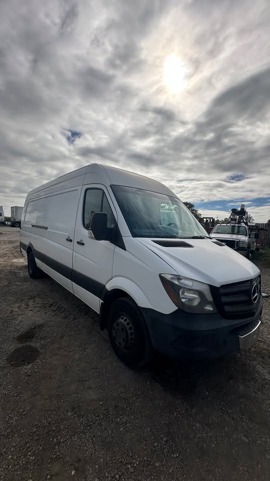 Used 2014 Marcedes Sprinter high cube