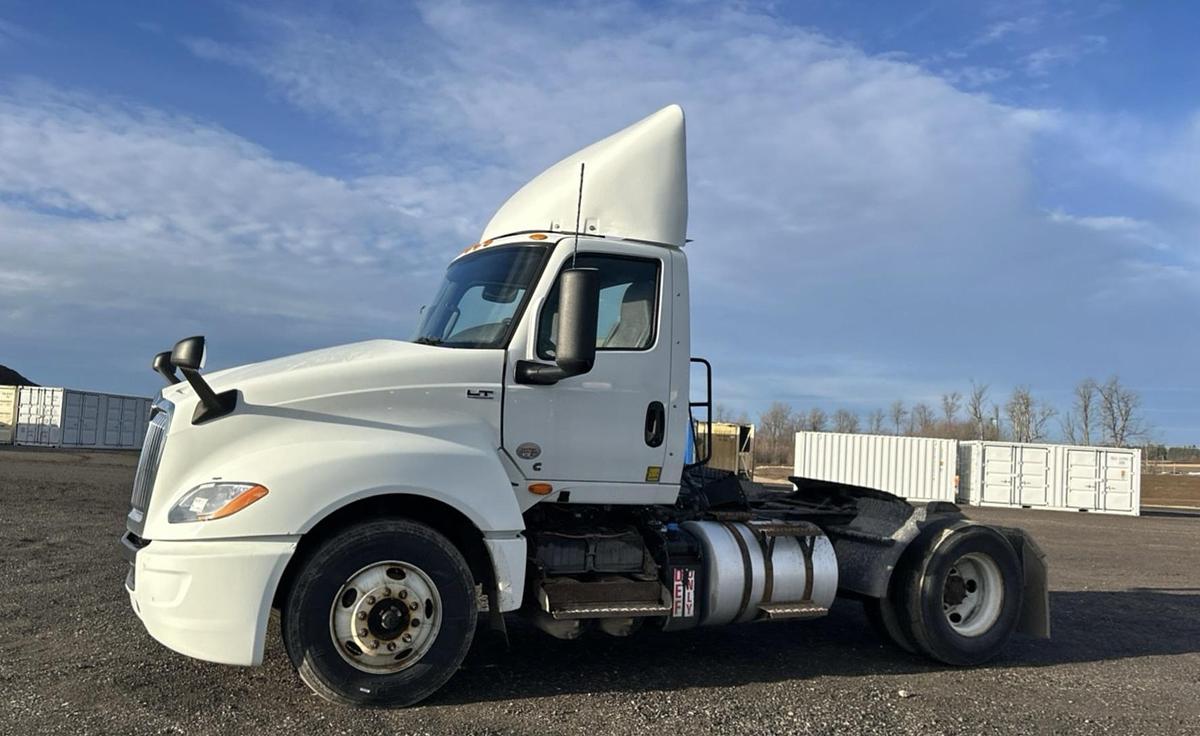 Used 2020 International LT625 4x2 S/A Day Cab Truck Tractor