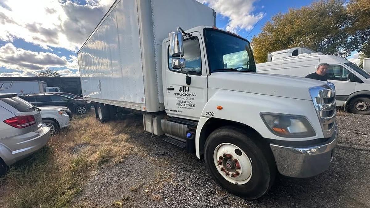 Used 2017 Hino 358 28.5ft box