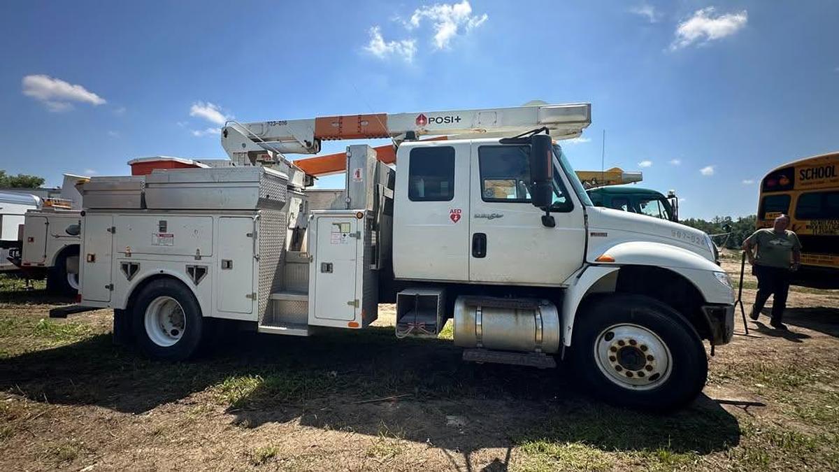 Used 2014 International 4400 SBA Durastar 4x2 Extended Cab Bucket Truck posi-plus 200-42a 42 ft