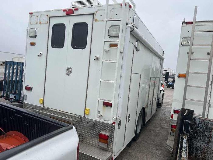 Used 2004 INTERNATIONAL 4400 CREW CAB service body, camper