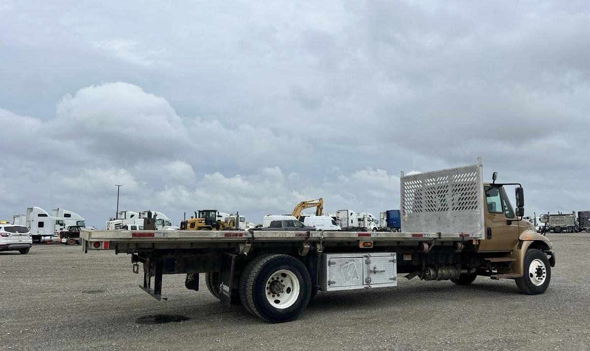 Used 2019 International DuraStar 4300 4x2 flatbed dump truck