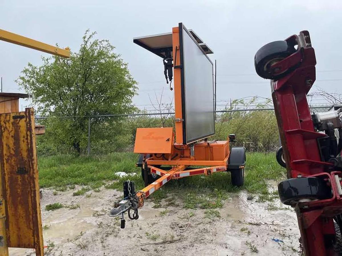 Used 2014 VERMAC ARROW board