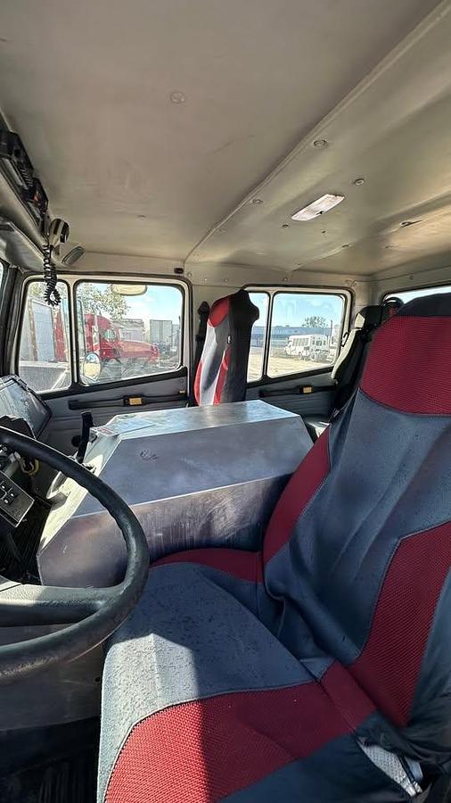 Used 2000 FREIGHTLINER Fl80 Crew Cab
