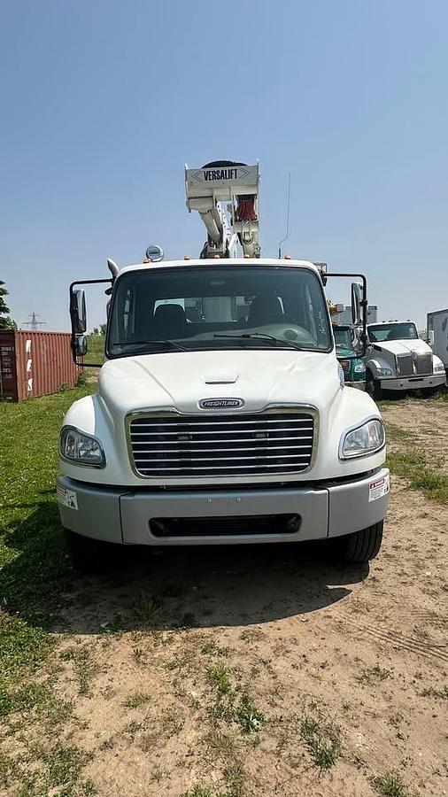 Used 2014 FREIGHTLINER M2 106 MEDIUM DUTY bucket truck