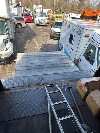 Used 2013 International 4300 Straight Truc 26 foot box curb