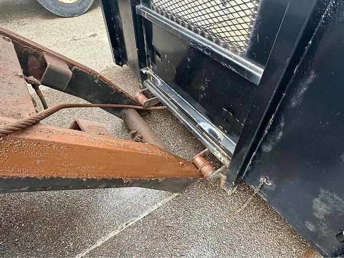 Used 2009 International 4300 ROLL OFF