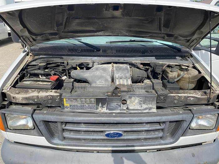 Used 2007 Ford Econoline E350 Super Duty v8 gas 16' box