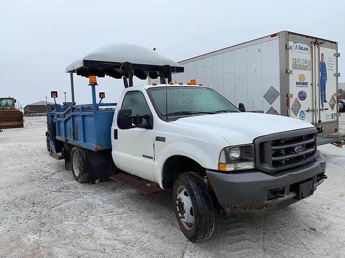 Used 2002 FORD F450 SUPER DUTY BARREL truck, or build to suit. $9,995
