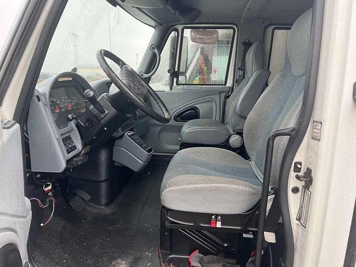 Used 2004 INTERNATIONAL 4400 CREW CAB service body, camper