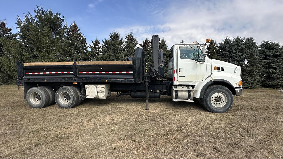 Used 2005 Sterling L9500 6x4 Boom Truck 2006 hiab 200-3 7000 kg knuckle boom