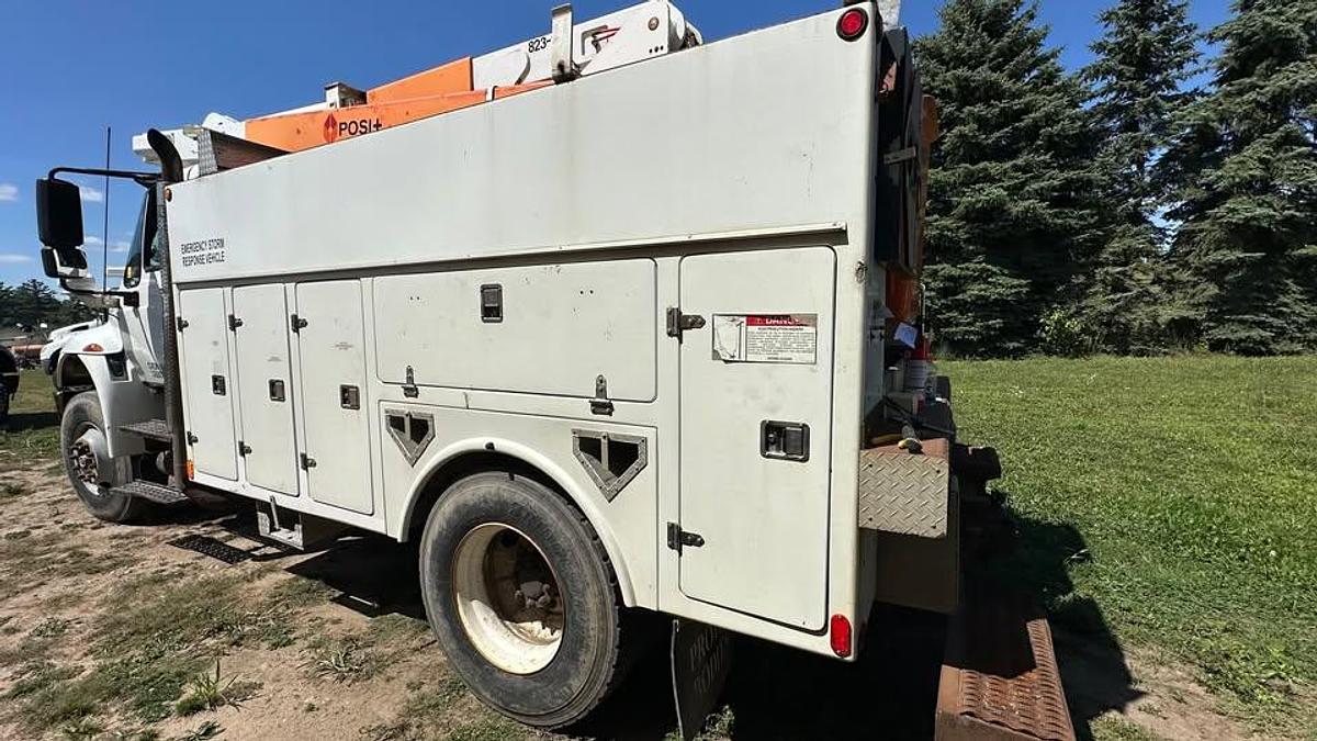 Used 2010 International Bucket Truck 42ft posi-plus