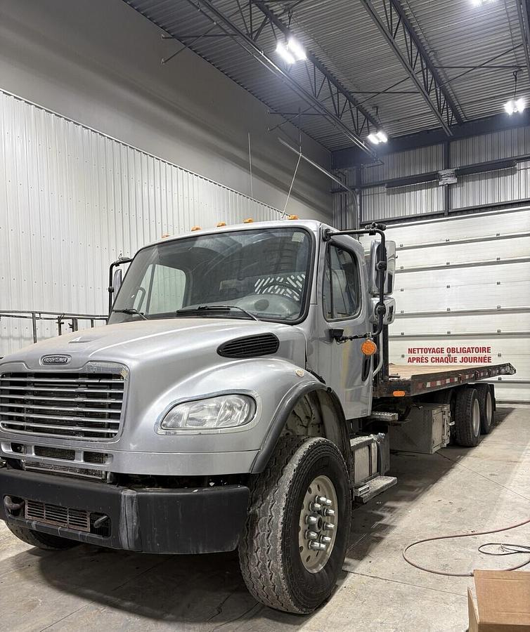 Used 2013 Freightliner M2 106 6x4 Roll-Off Truck