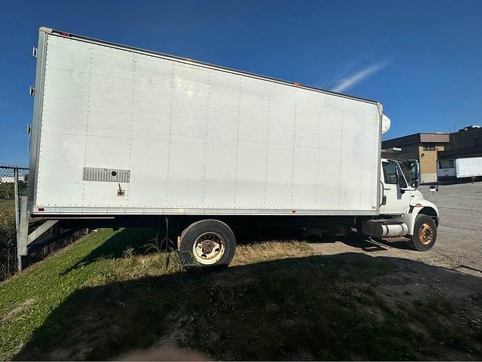 Used 2013 International 4300 21’ Reefer thermoking auto
