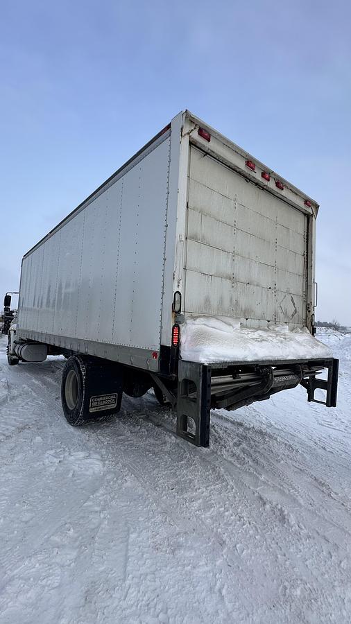 Used 2017 INTERNATIONAL 4300 box truck 20ft