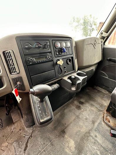 Used 2013 INTERNATIONAL 4300 EXTENTED CAB s/a automatic, air brakes
