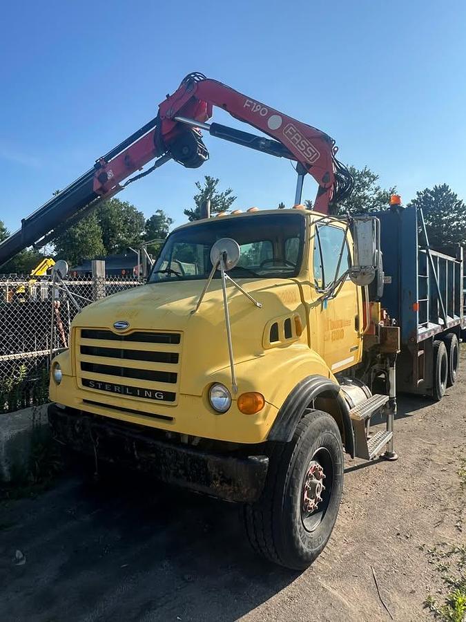 Used 2006 STERLING 7500 crane dump truck