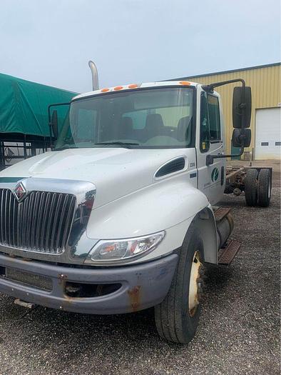 Used 2013 International 4300 SERIES air br cab and chassis