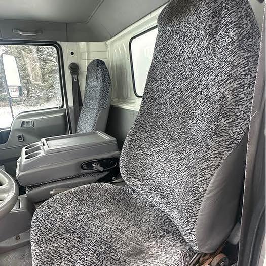 Used 2003 Hino FB1817 24’ DryVan with tailgate 1