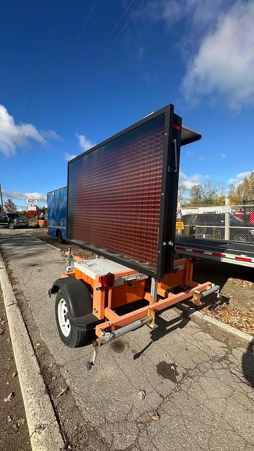 Used 2019 VER-MAC PCMS-320 digital sign trailer as new 2 in stock