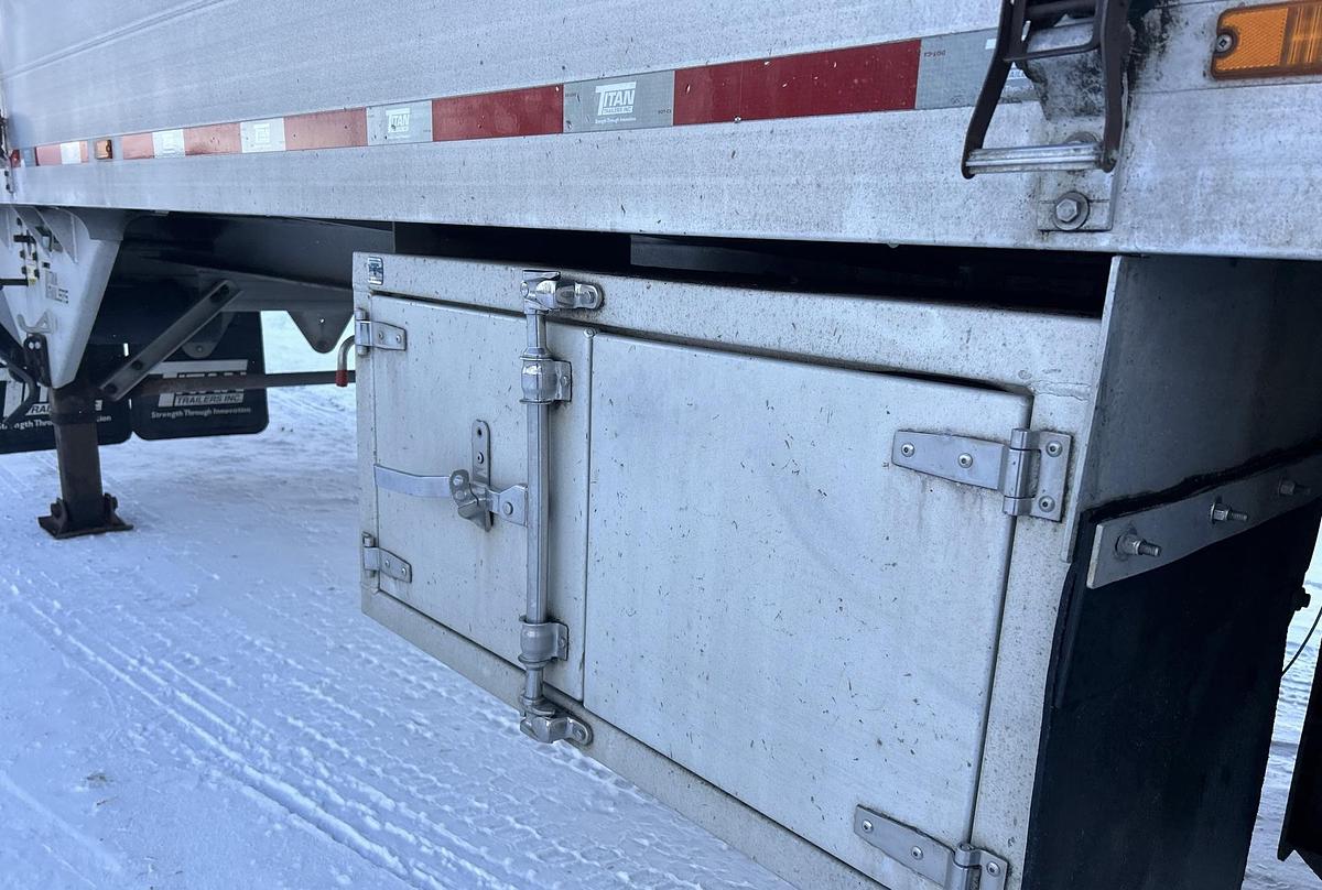 Used 2016 Titan 53 ft x 102 in Quad/A Moving Floor Open-Top Chip Trailer