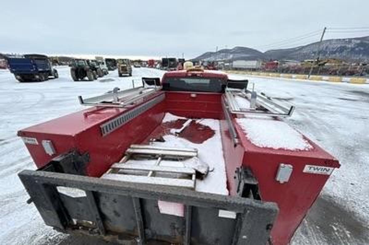 Used 2012 Ram 2500 4x2 crew cab utility truck