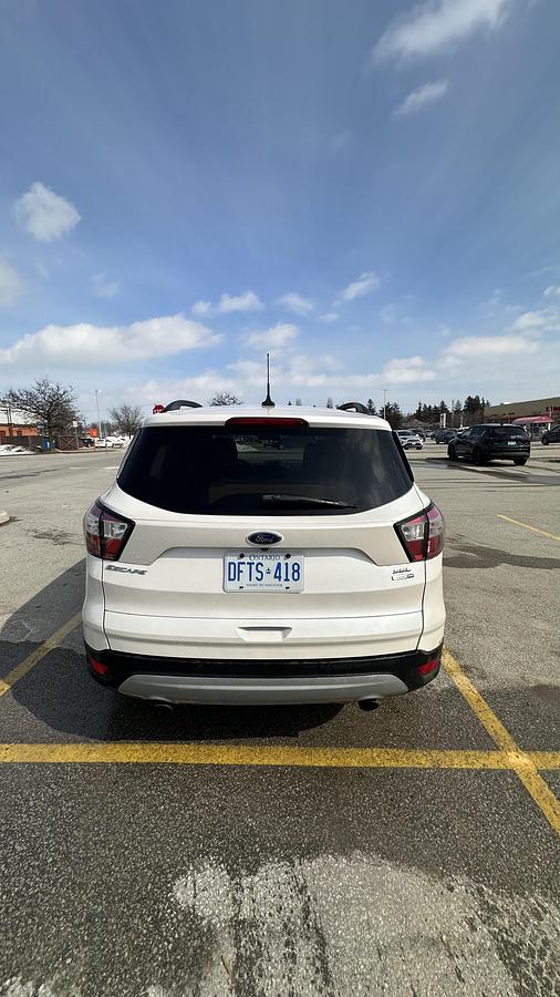 Used 2018 Ford Escape sel fully loaded